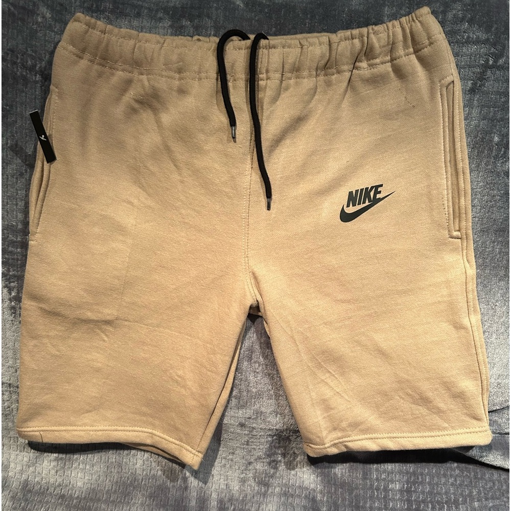 Brand new Nike Fleece Tech Shorts Men’s XL
